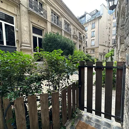 Centre Exclusif Avec Jardin París